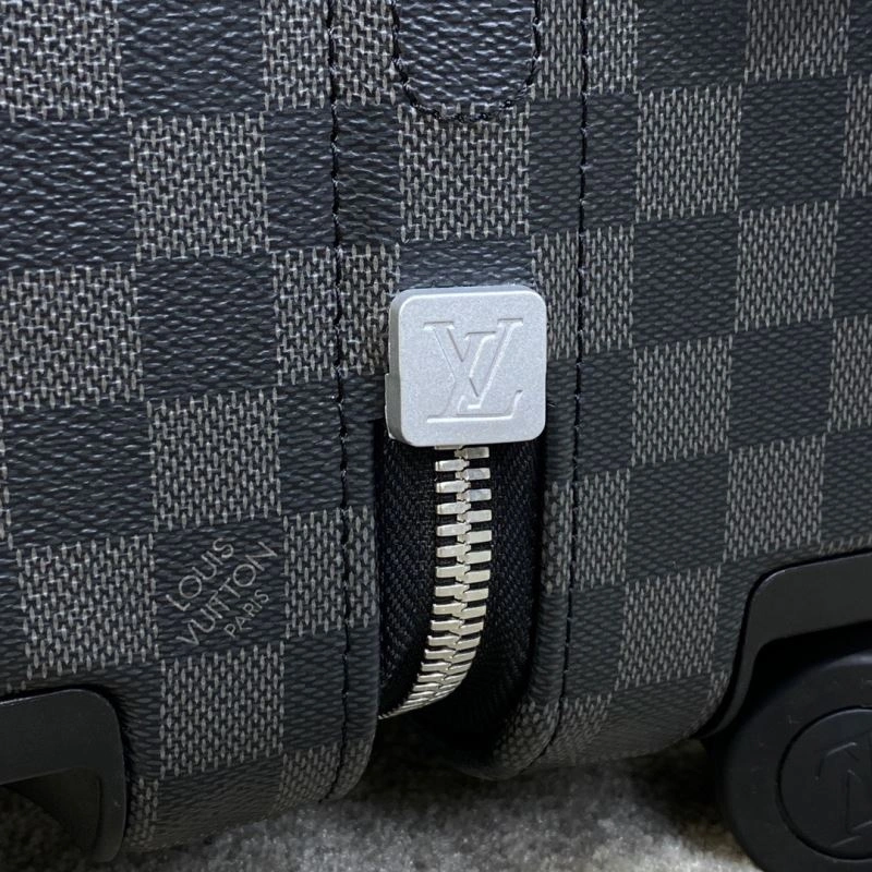 Louis Vuitton Suitcase Bold 65321