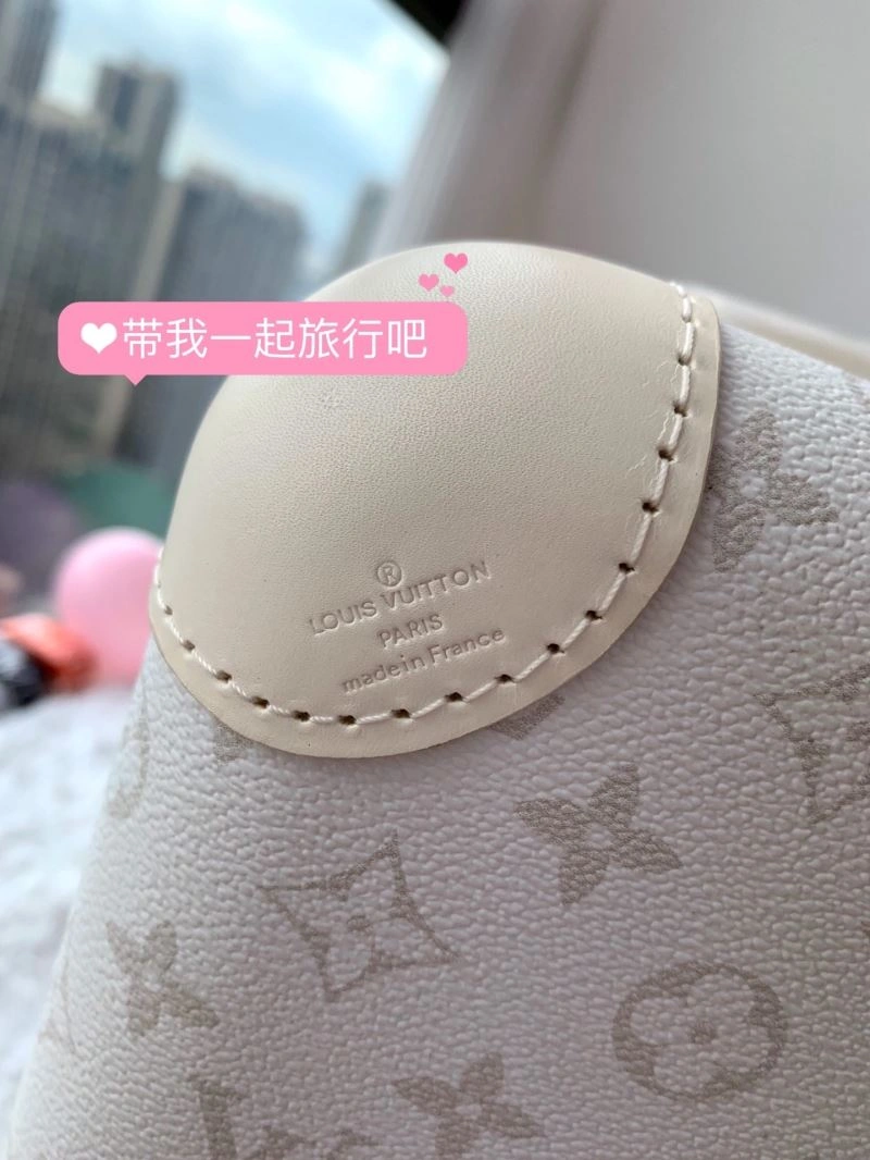 Trendsetting Louis Vuitton Suitcase 65305