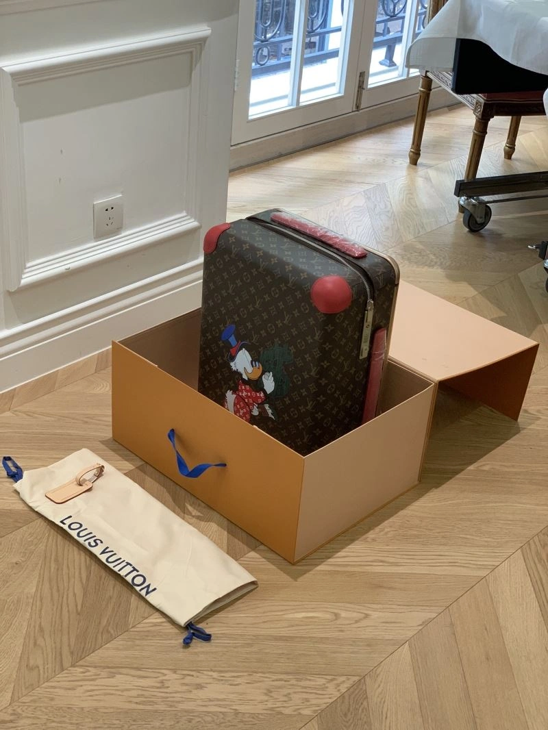 EyeCatching Louis Vuitton Suitcase 65262