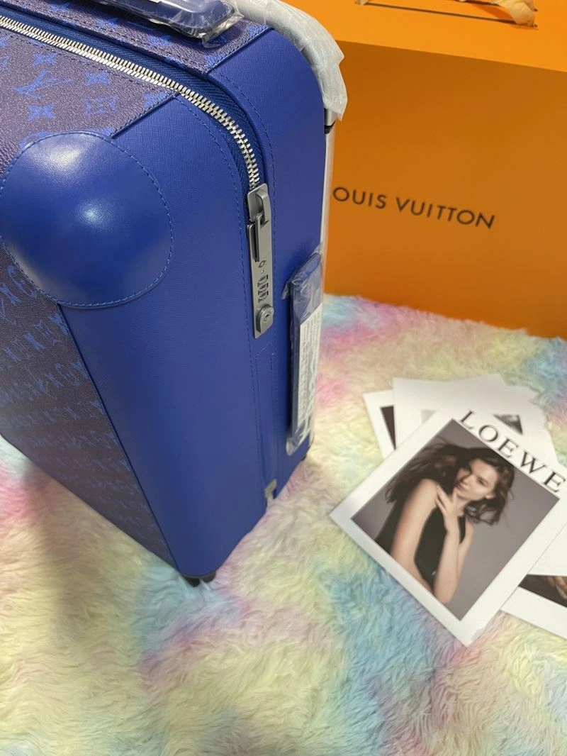 WaterResistant Louis Vuitton Suitcase 65250