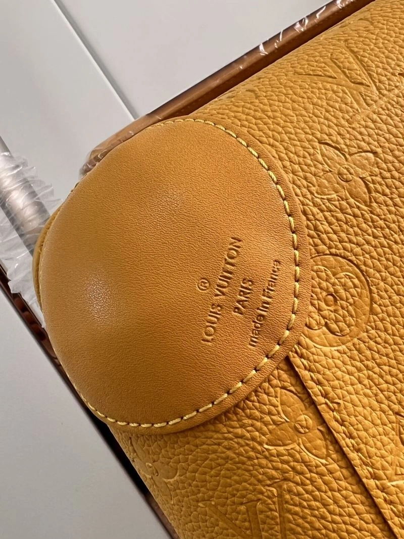 Louis Vuitton Suitcase ZipUp 65240
