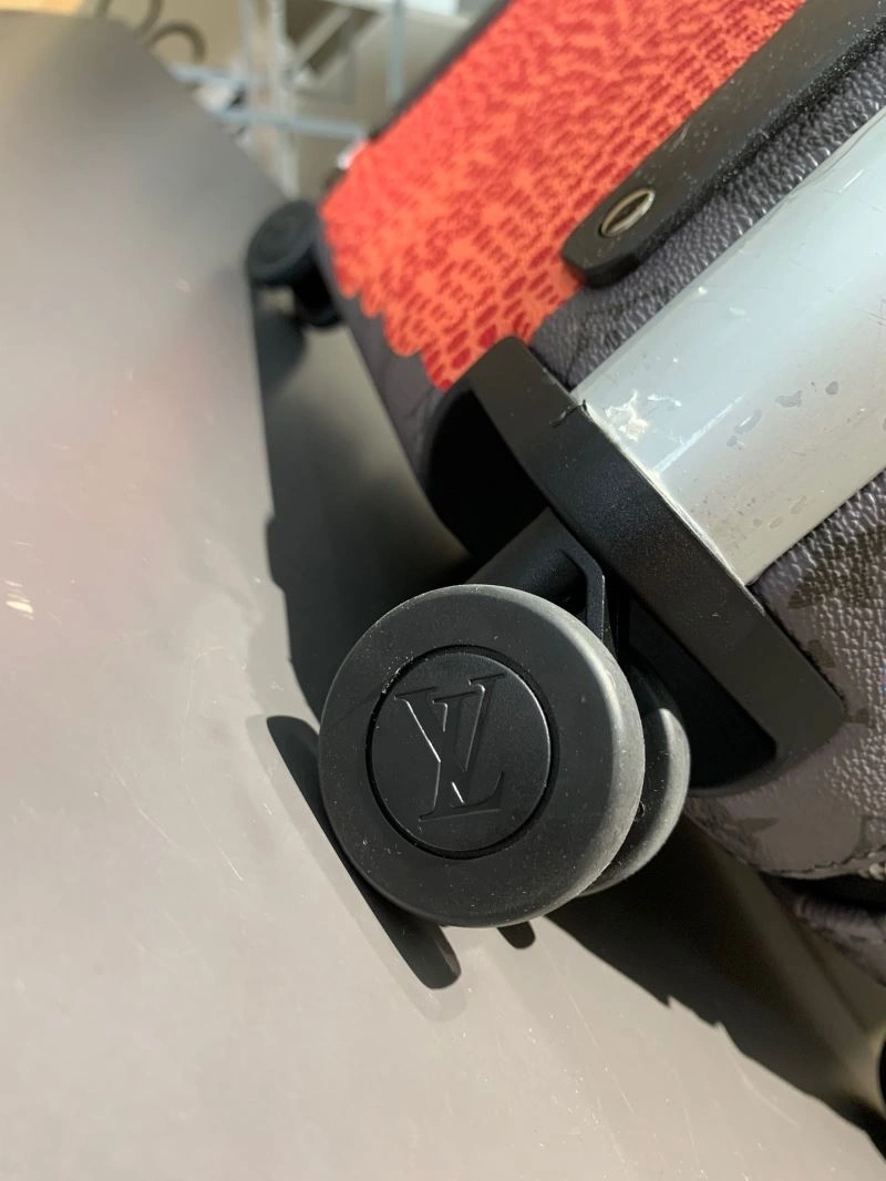Functional Louis Vuitton Suitcase 65181