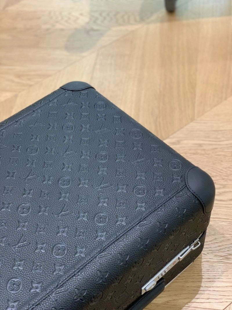 Sporty Louis Vuitton Suitcase 65211
