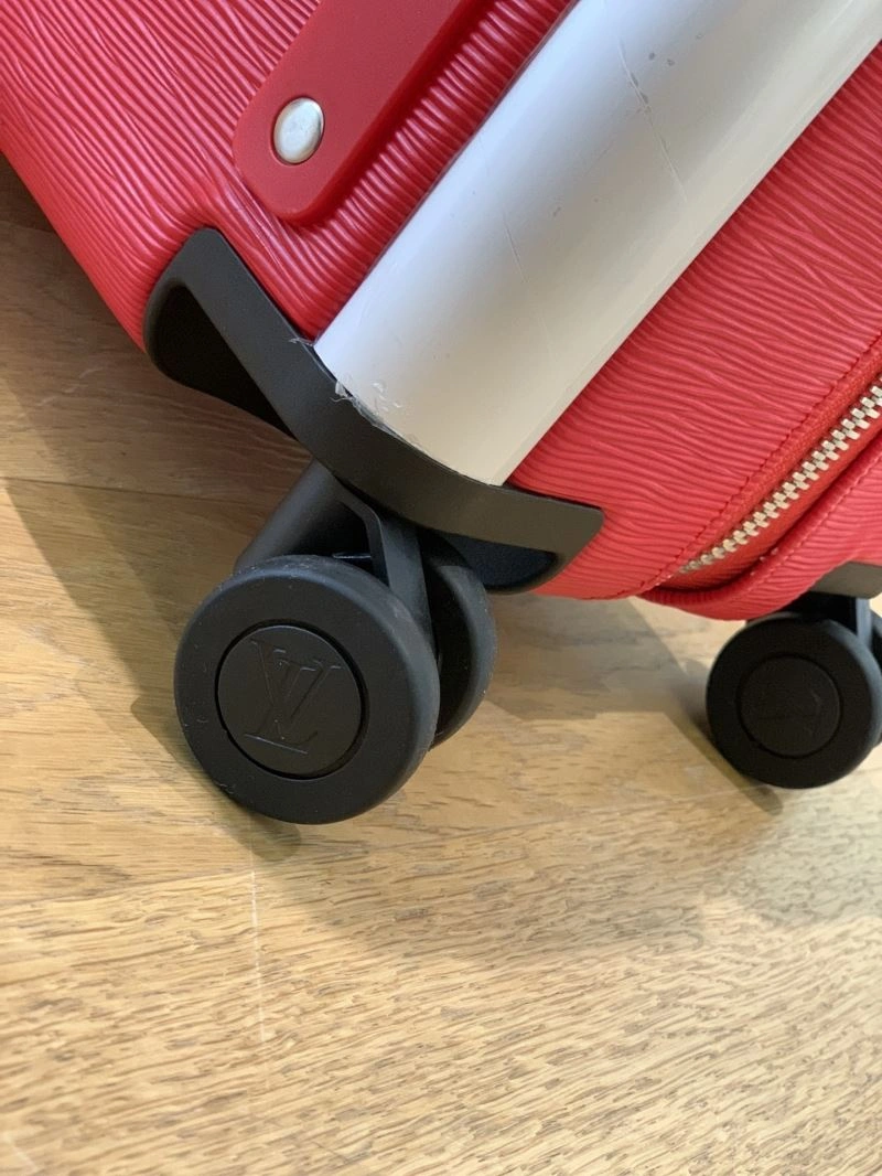 FreshLook Louis Vuitton Suitcase 65170