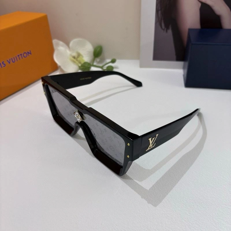Tailored Louis Vuitton Sunglasses 280731
