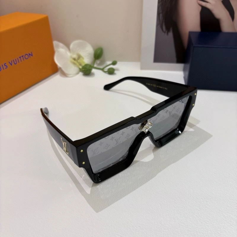 Tailored Louis Vuitton Sunglasses 280731