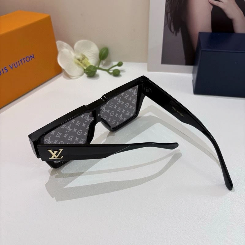 Tailored Louis Vuitton Sunglasses 280731