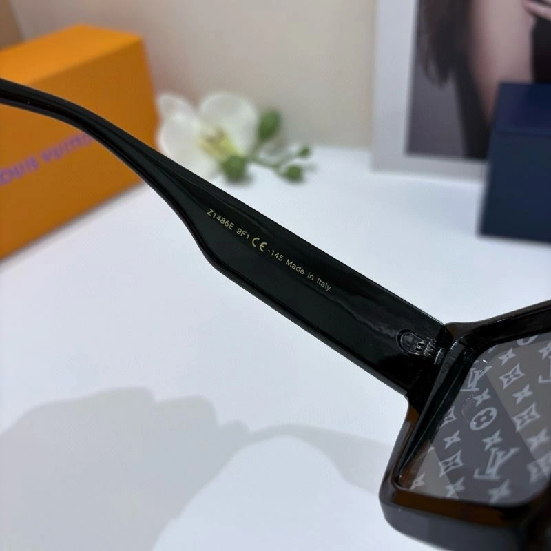 Tailored Louis Vuitton Sunglasses 280731
