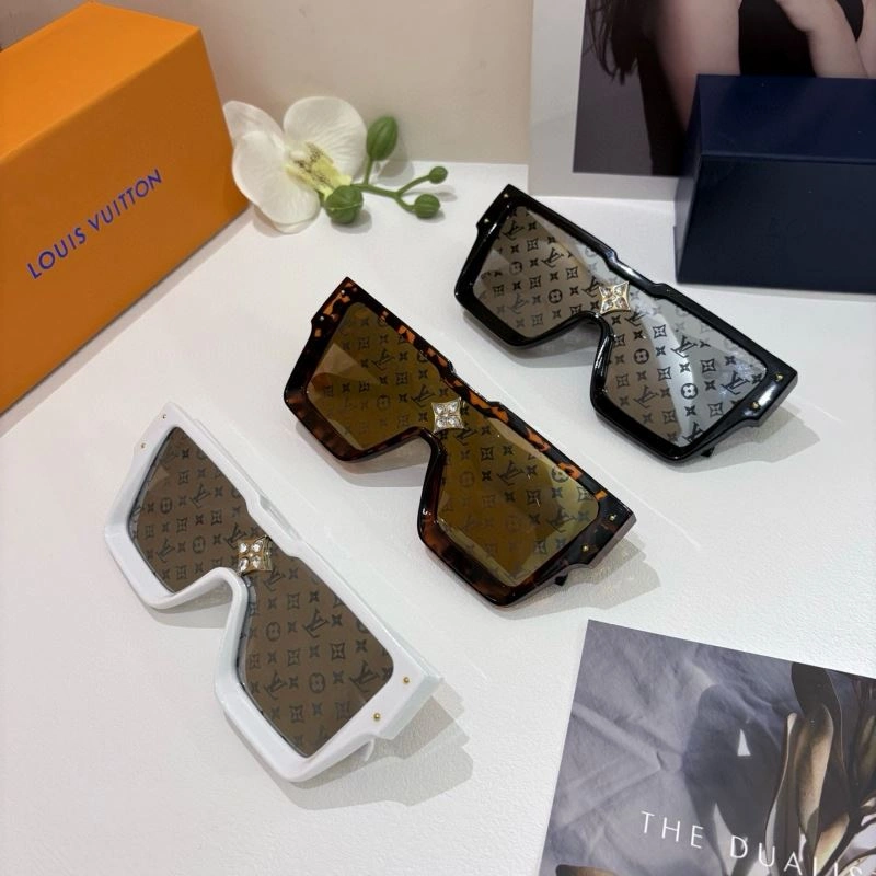 Versatile Louis Vuitton Sunglasses 280732