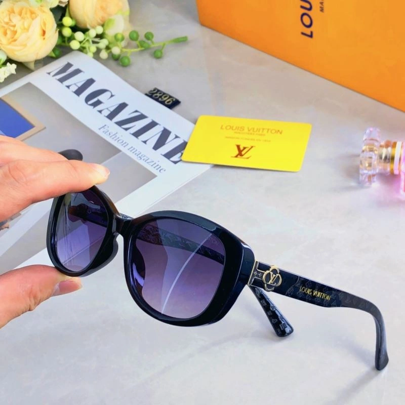 Supportive Louis Vuitton Sunglasses 280745