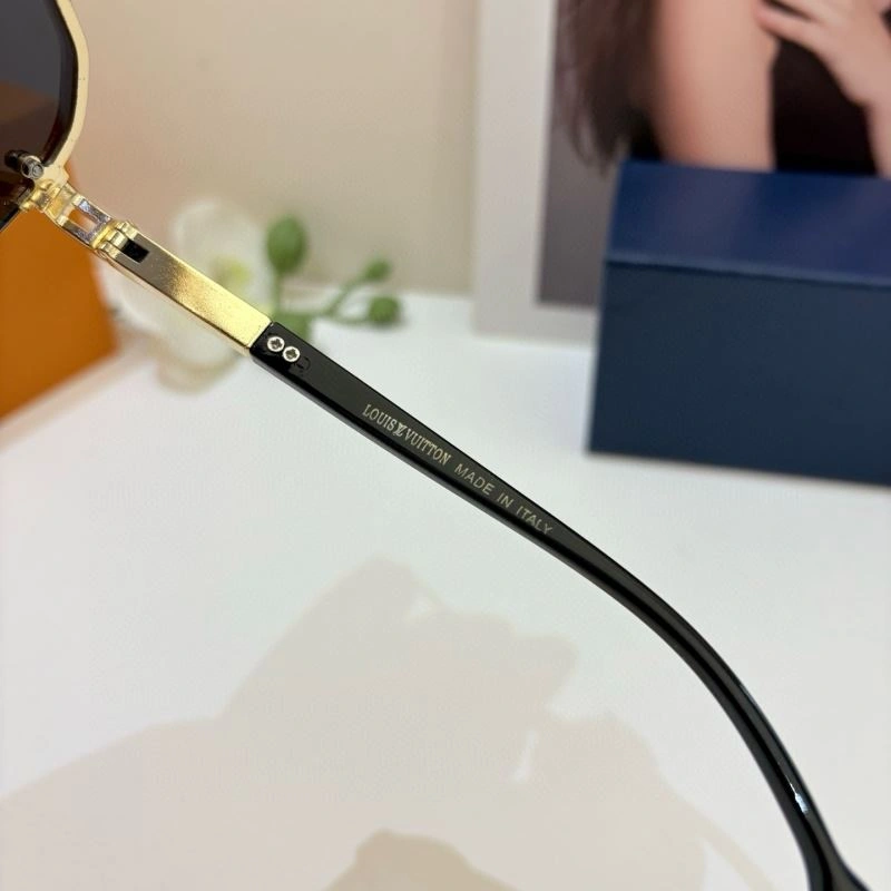 SmoothTexture Louis Vuitton Sunglasses 280739