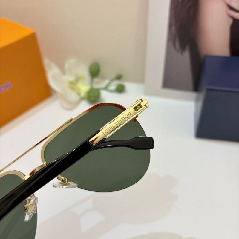 Minimalist Louis Vuitton Sunglasses 280744