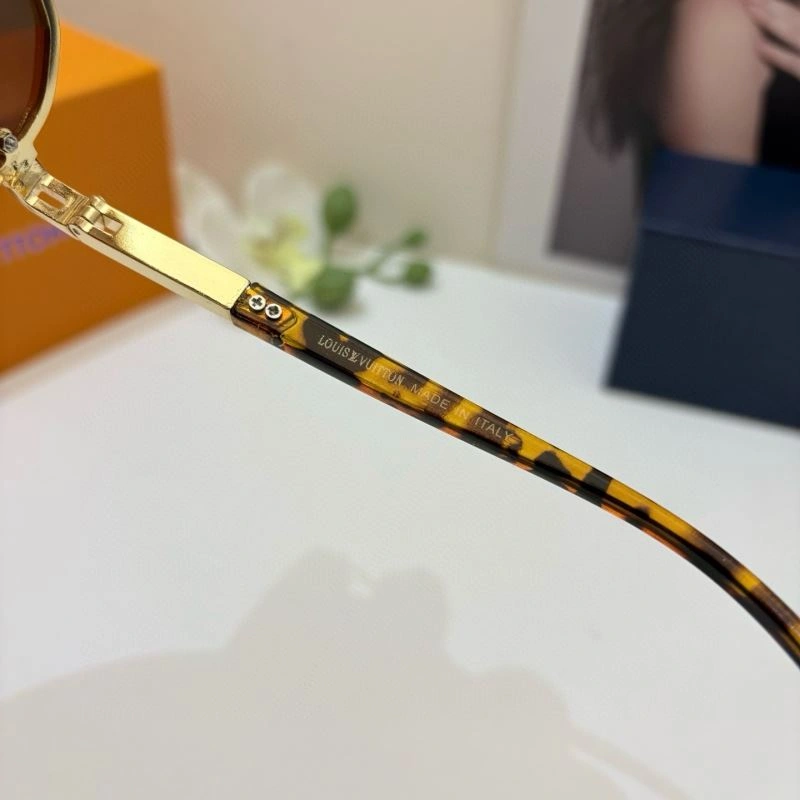 SmartChoice Louis Vuitton Sunglasses 280726