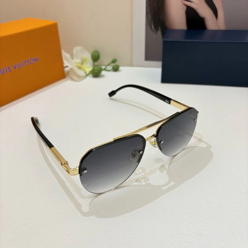 Louis Vuitton Sunglasses UrbanChic 280725