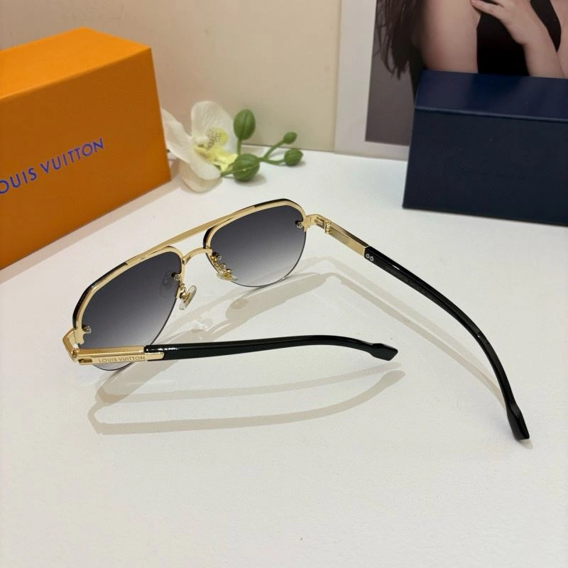 Louis Vuitton Sunglasses UrbanChic 280725