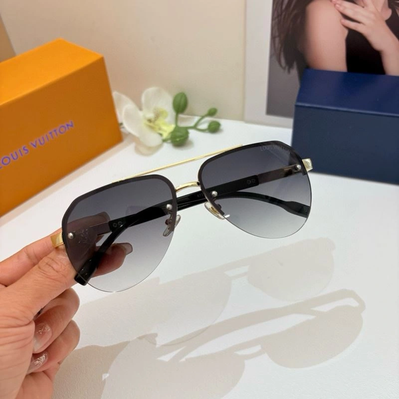Louis Vuitton Sunglasses UrbanChic 280725