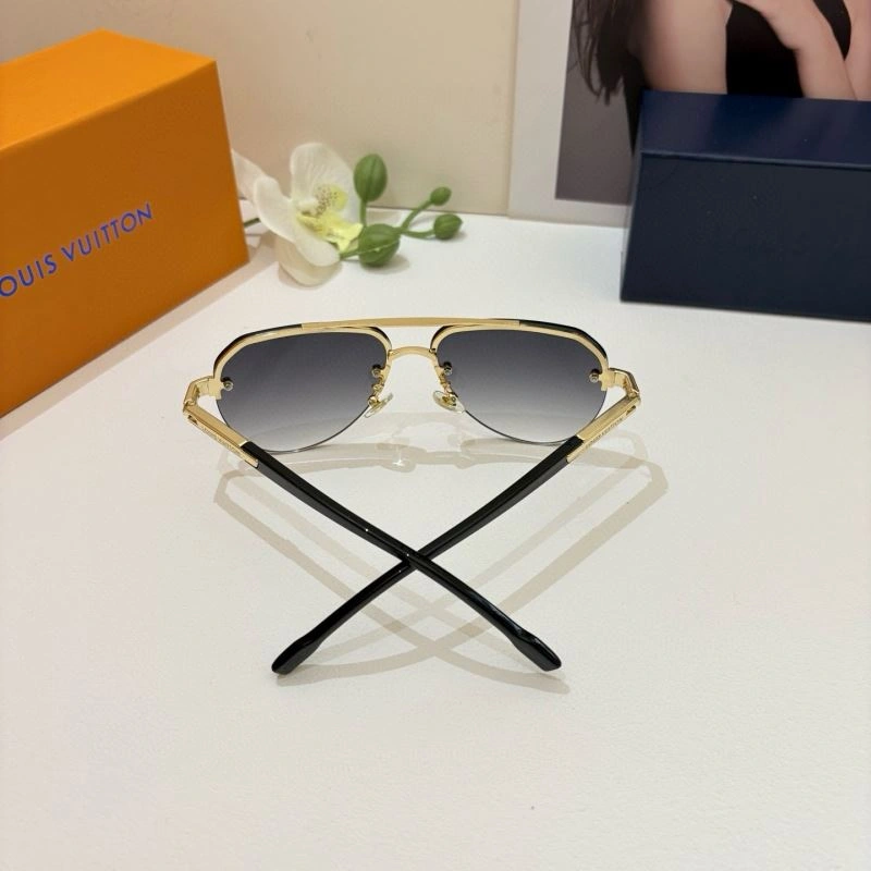 Louis Vuitton Sunglasses UrbanChic 280725