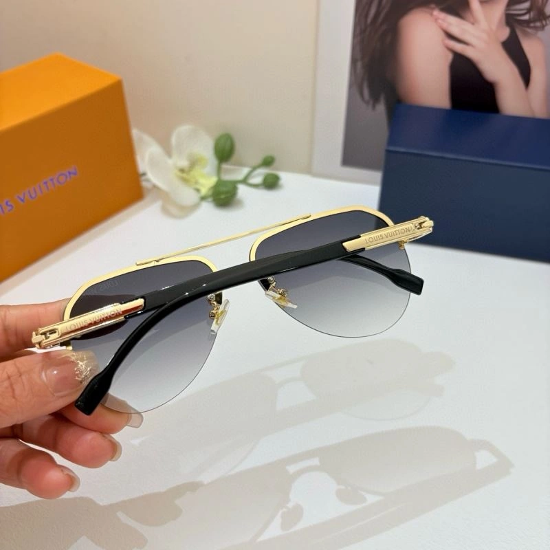 Louis Vuitton Sunglasses UrbanChic 280725
