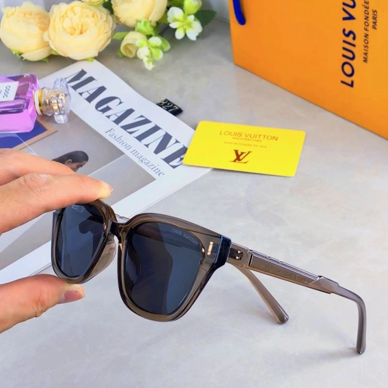Louis Vuitton Sunglasses Youthful 280720