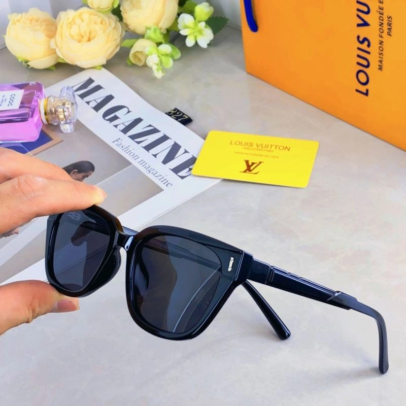 Louis Vuitton Sunglasses Youthful 280720