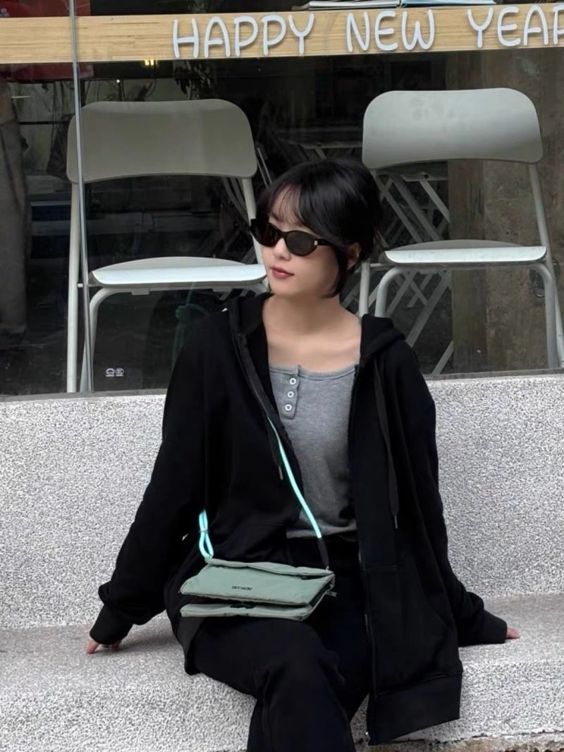 Louis Vuitton Sunglasses Versatile 280718