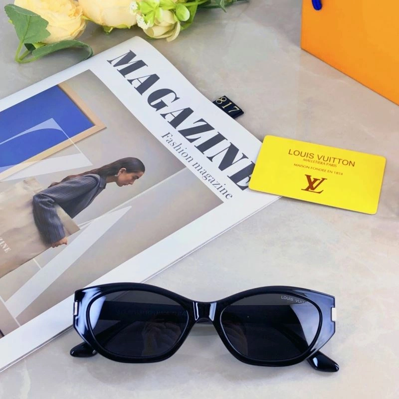 Louis Vuitton Sunglasses Versatile 280718
