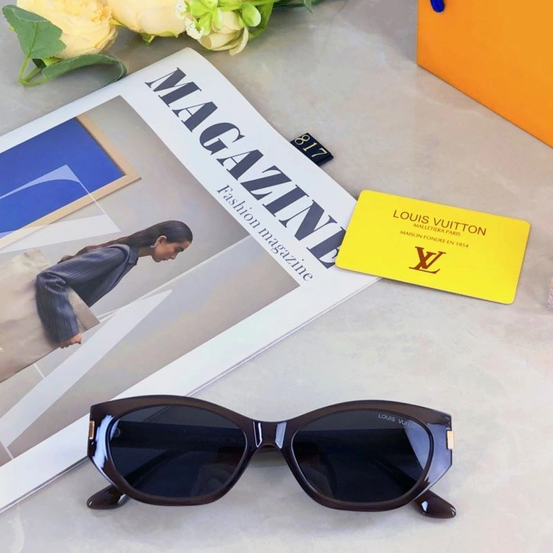 Louis Vuitton Sunglasses Versatile 280718
