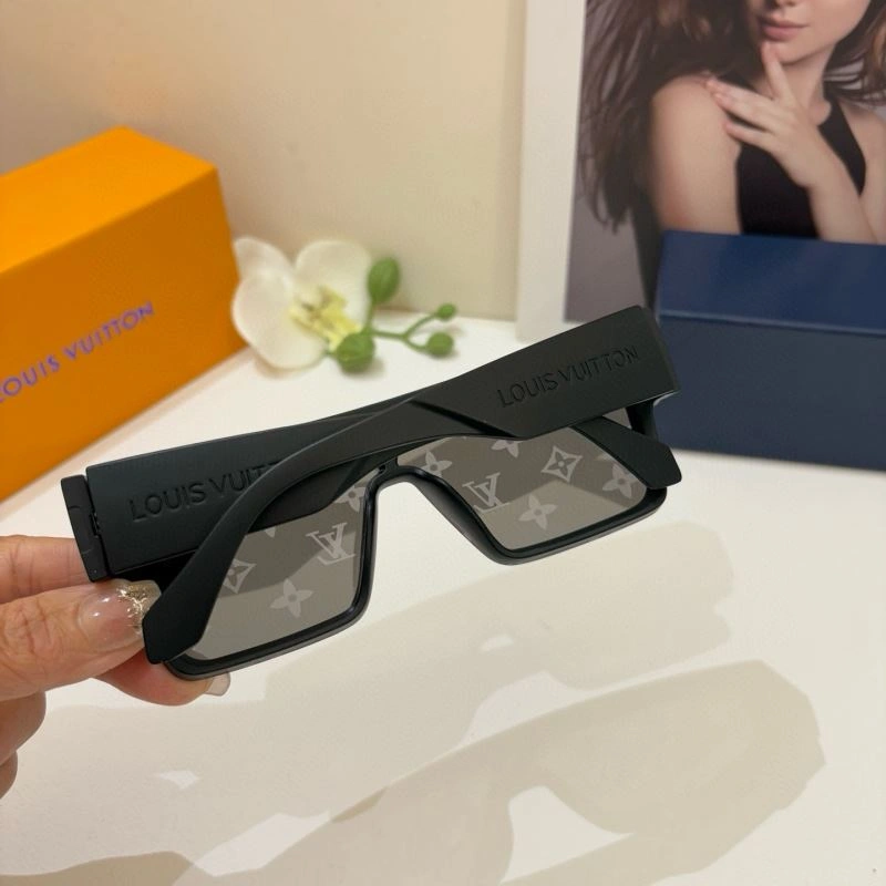 Louis Vuitton Sunglasses Breathable 280694