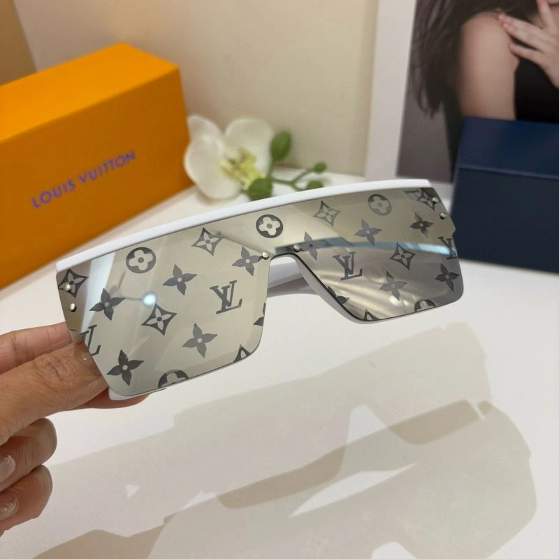 Louis Vuitton Sunglasses FashionForward 280699