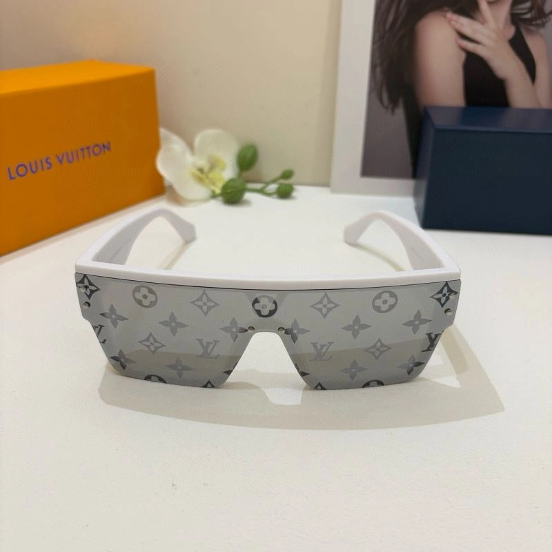 Louis Vuitton Sunglasses FashionForward 280699