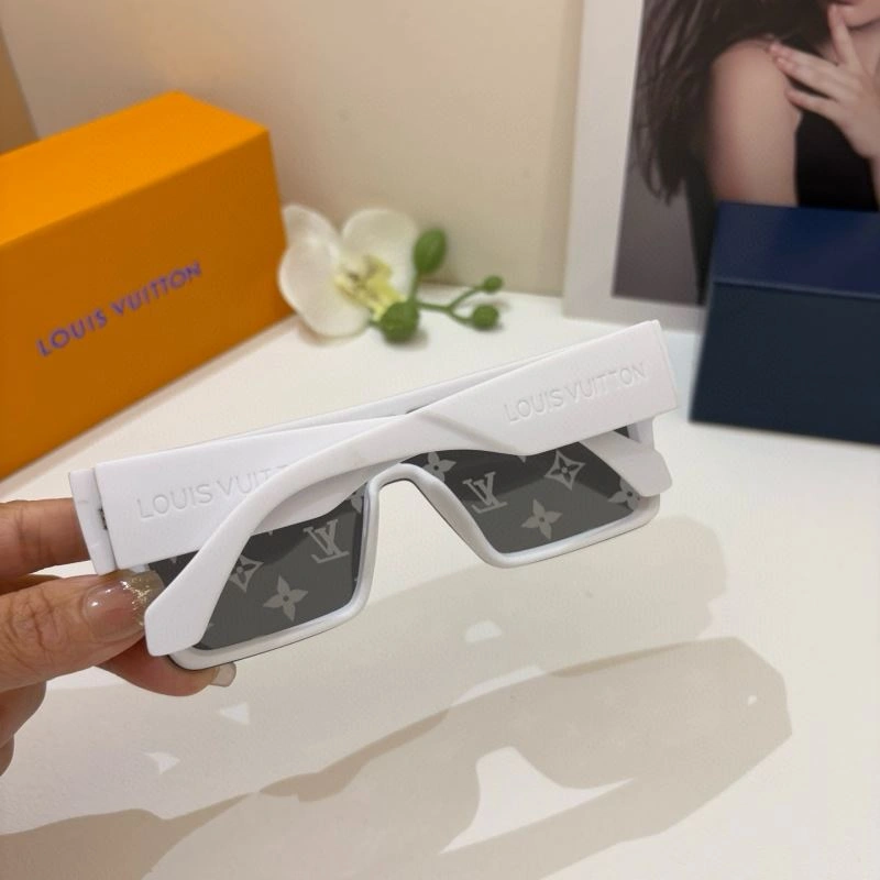 Louis Vuitton Sunglasses FashionForward 280699