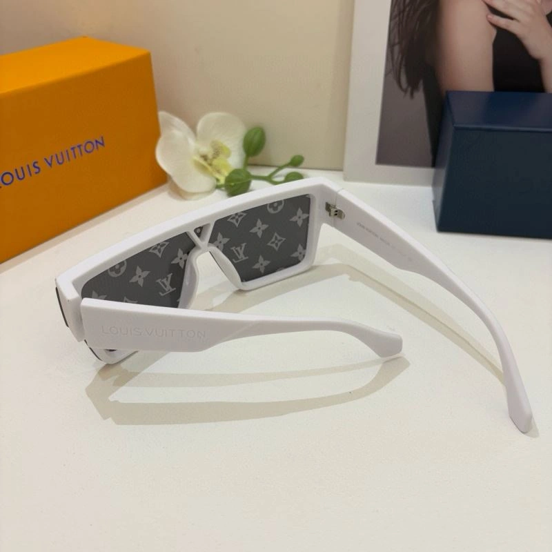 Louis Vuitton Sunglasses FashionForward 280699
