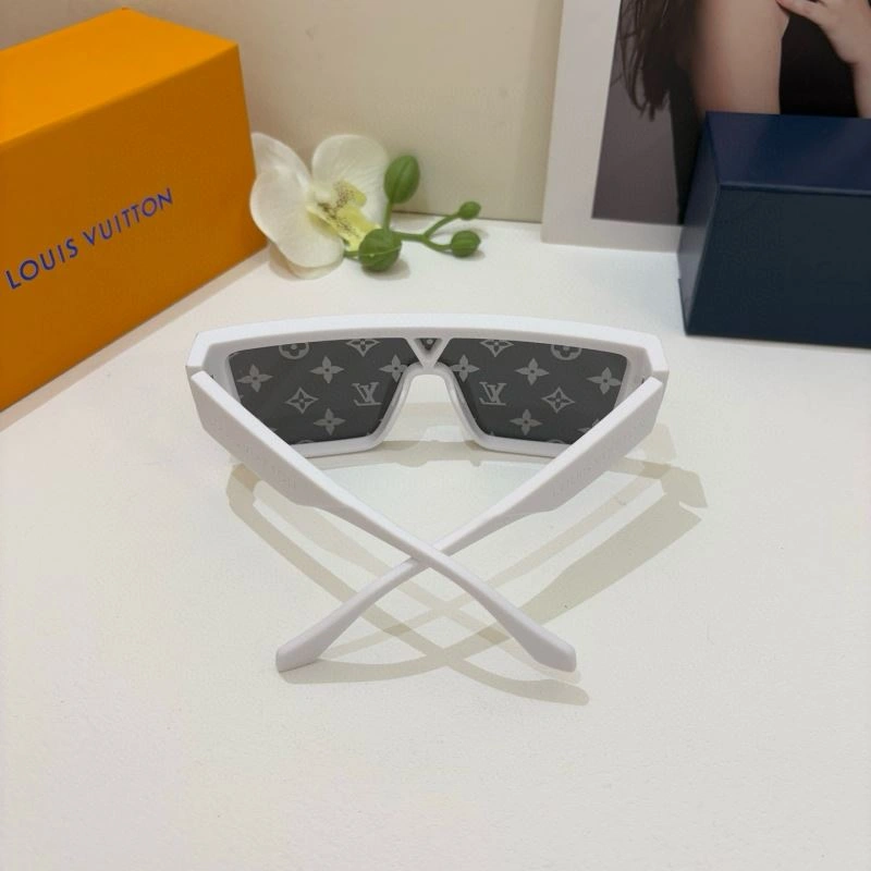 Louis Vuitton Sunglasses FashionForward 280699
