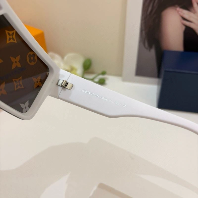 Louis Vuitton Sunglasses FashionForward 280699