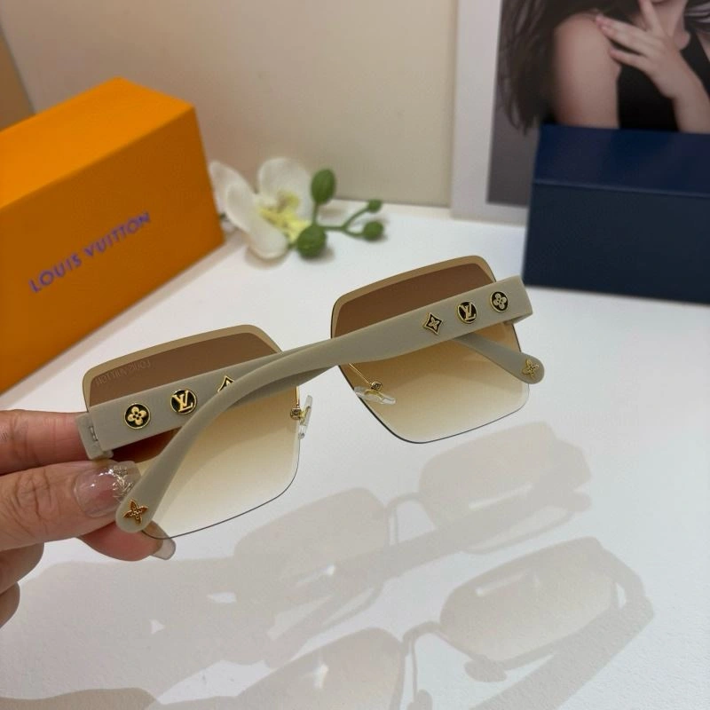 Louis Vuitton Sunglasses EyeCatching 280689