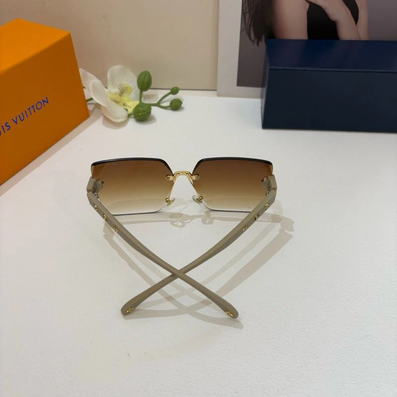 Louis Vuitton Sunglasses EyeCatching 280689