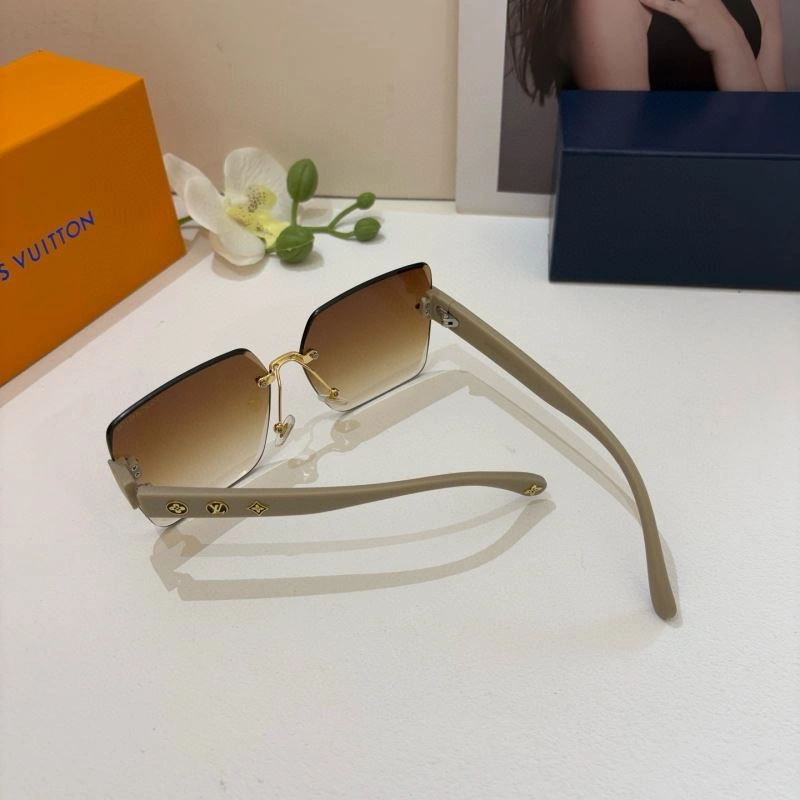 Louis Vuitton Sunglasses EyeCatching 280689