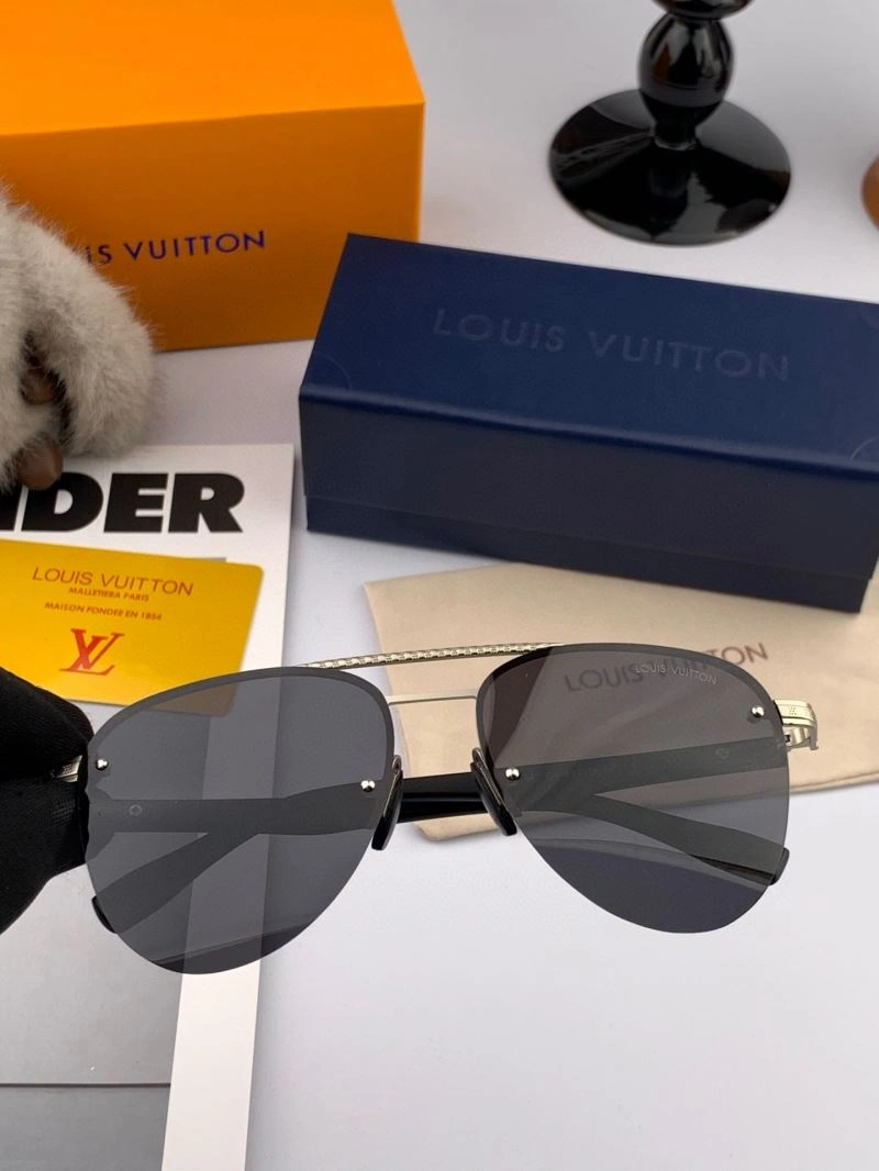 Louis Vuitton Sunglasses Attractive 280703