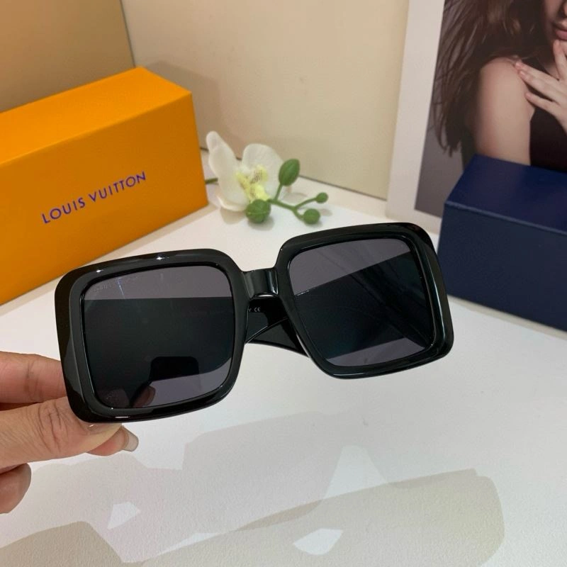 Louis Vuitton Sunglasses EasyMatch 280685