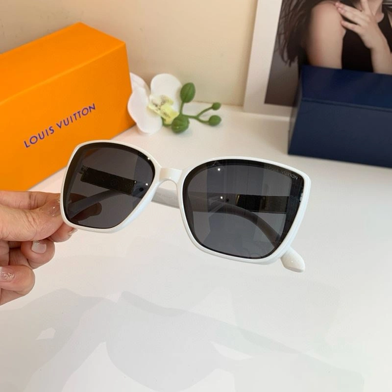 Lightweight Louis Vuitton Sunglasses 280680