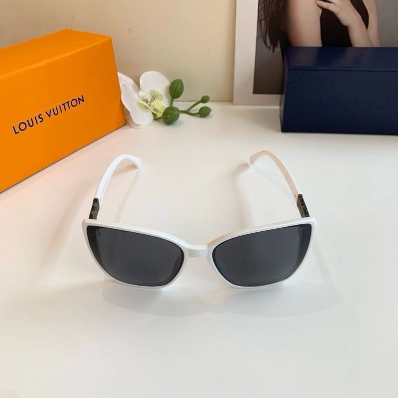 Lightweight Louis Vuitton Sunglasses 280680