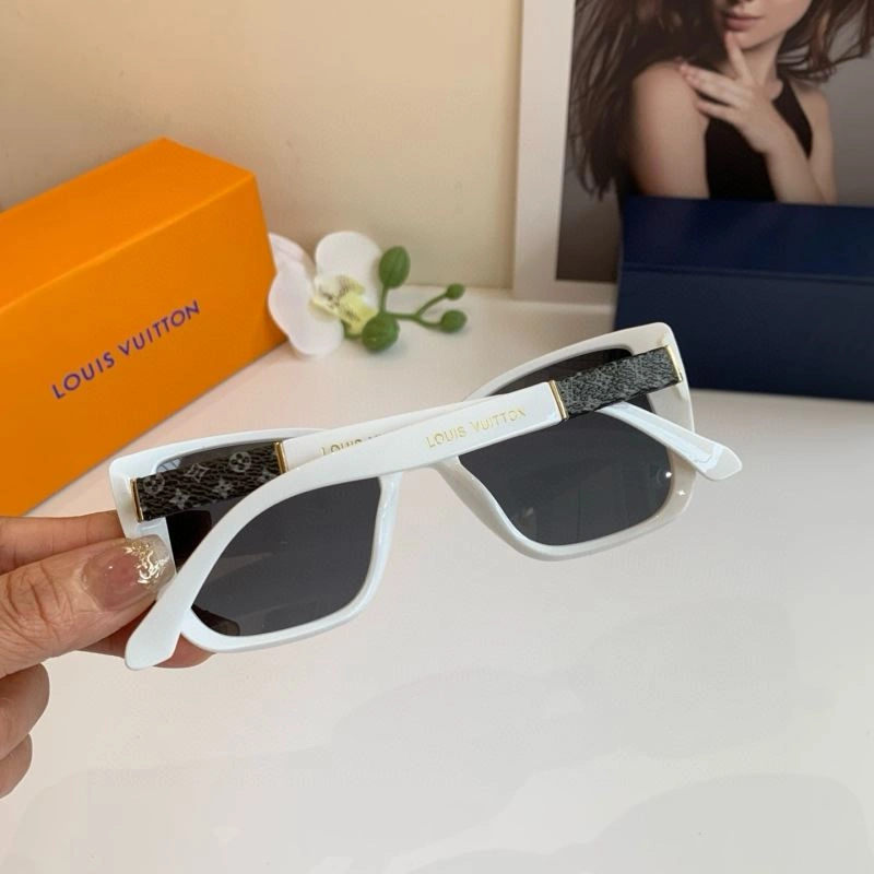 Lightweight Louis Vuitton Sunglasses 280680