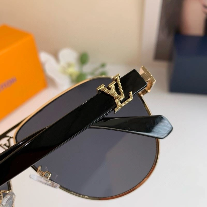 Vibrant Louis Vuitton Sunglasses 280670
