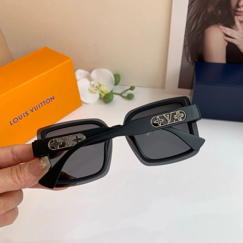 Louis Vuitton Sunglasses Minimalist 280664
