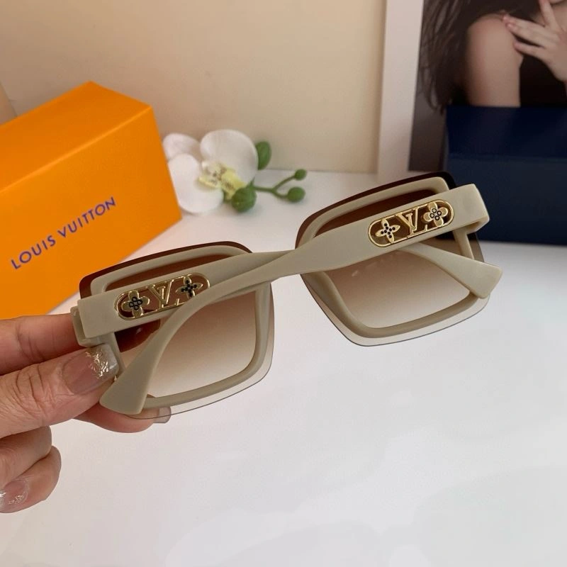 Louis Vuitton Sunglasses EyeCatching 280668