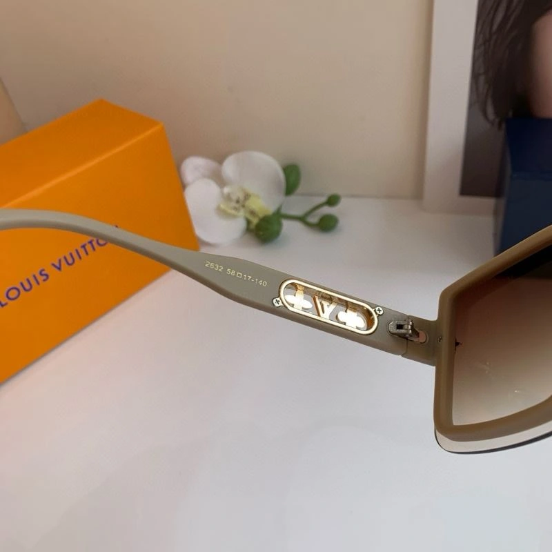 Louis Vuitton Sunglasses EyeCatching 280668