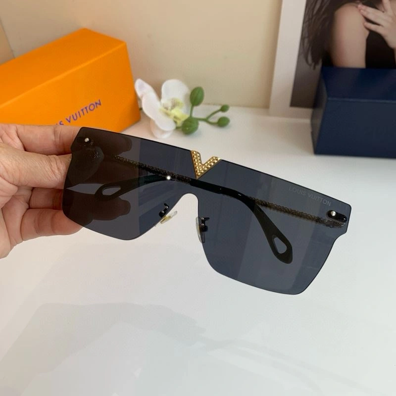 Supportive Louis Vuitton Sunglasses 280640