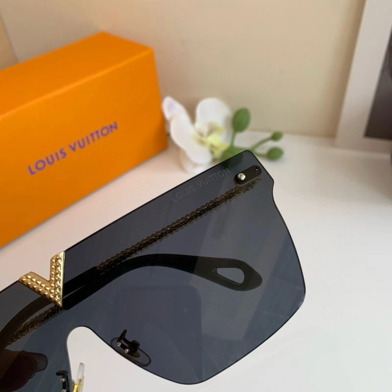 Supportive Louis Vuitton Sunglasses 280640
