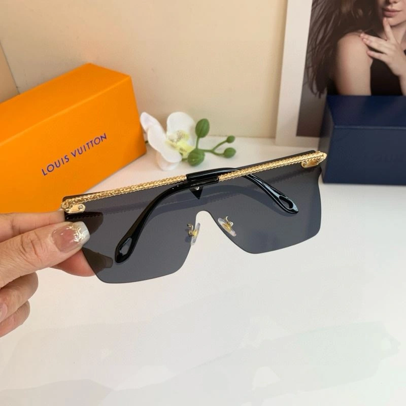 Supportive Louis Vuitton Sunglasses 280640