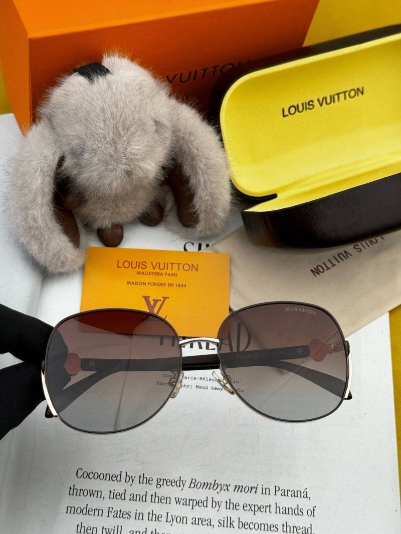 Louis Vuitton Sunglasses Seasonal 280639